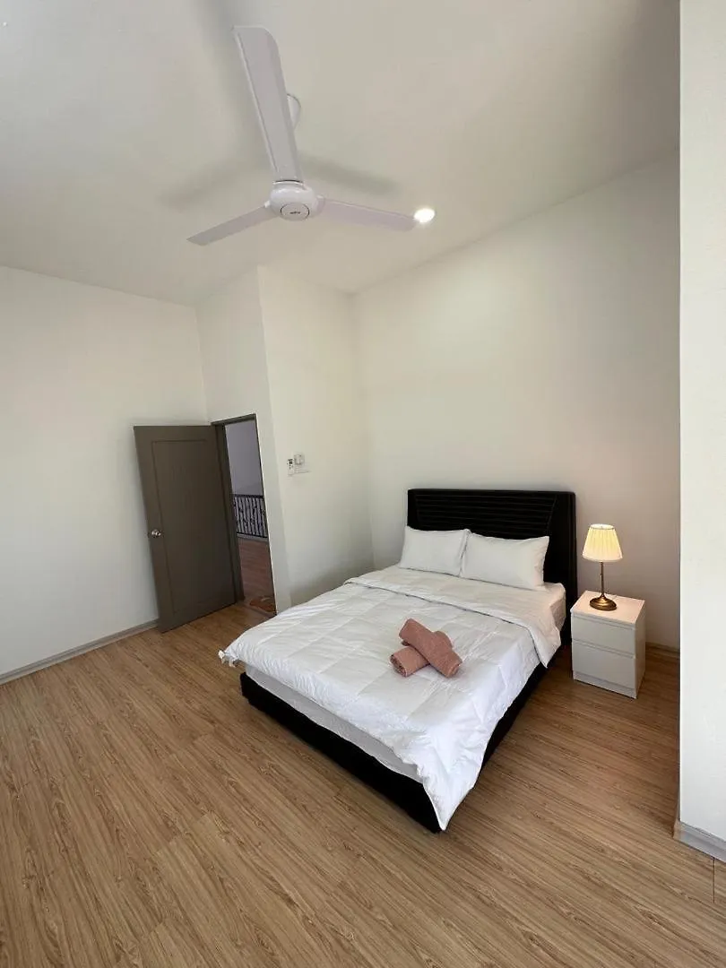 Ipoh Cozy Lake View Homestay Lahat Holiday home