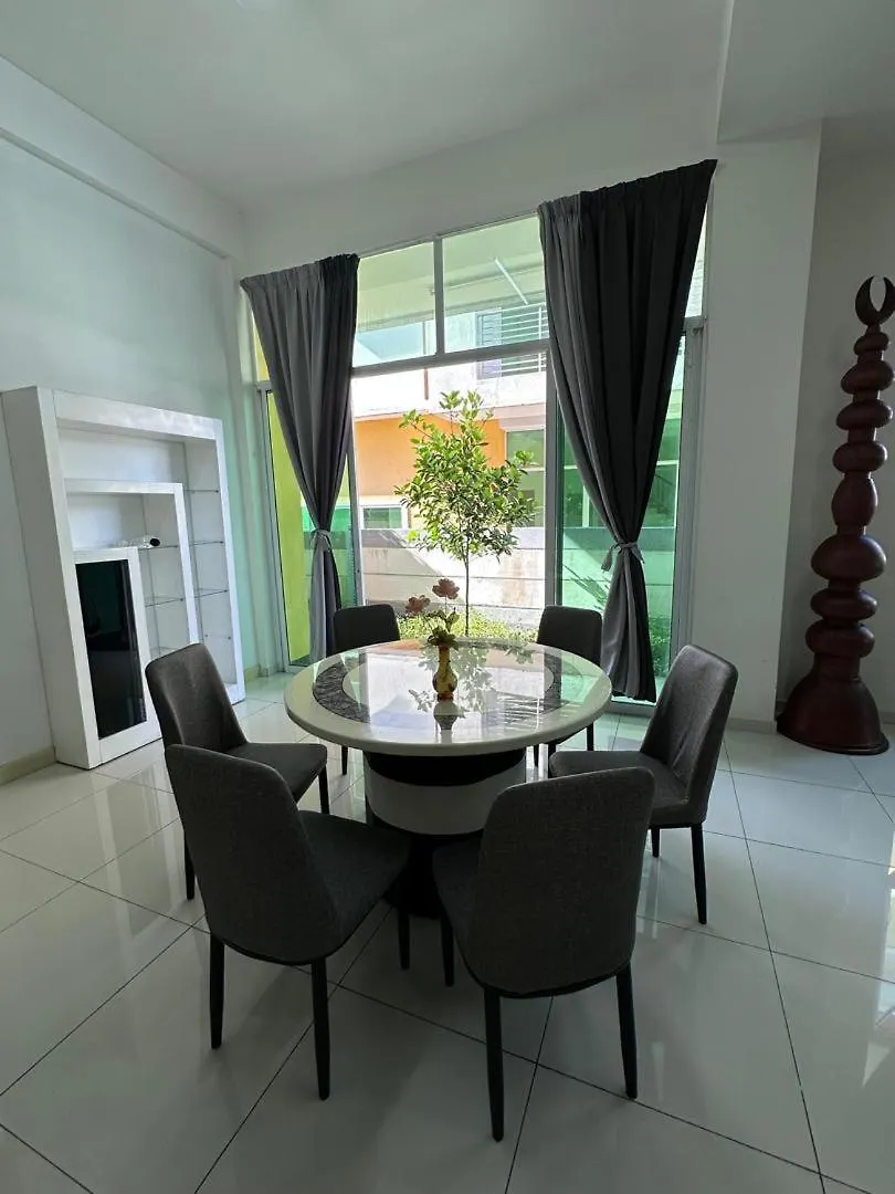 Ipoh Cozy Lake View Homestay Lahat